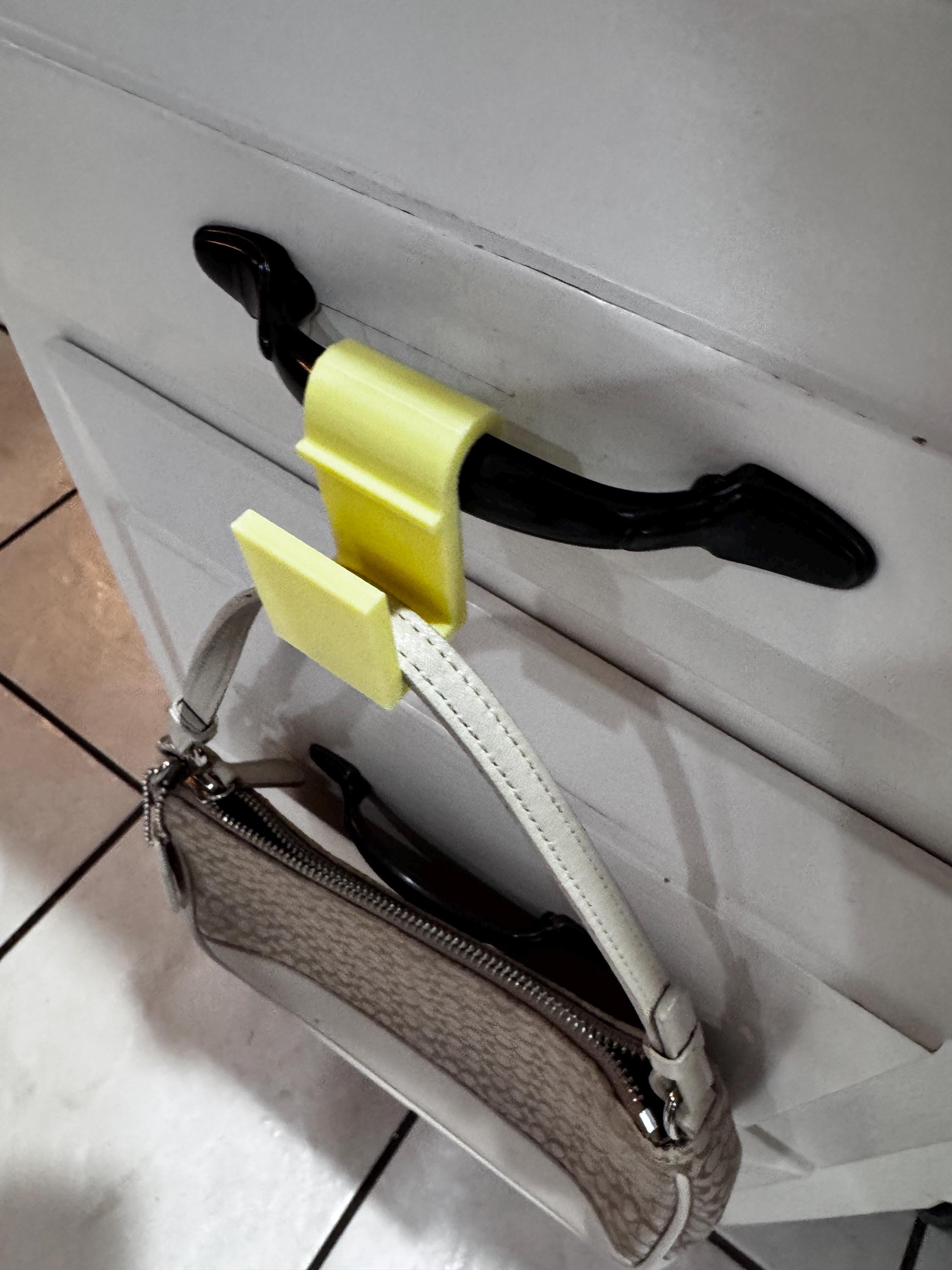 Hand bag clip